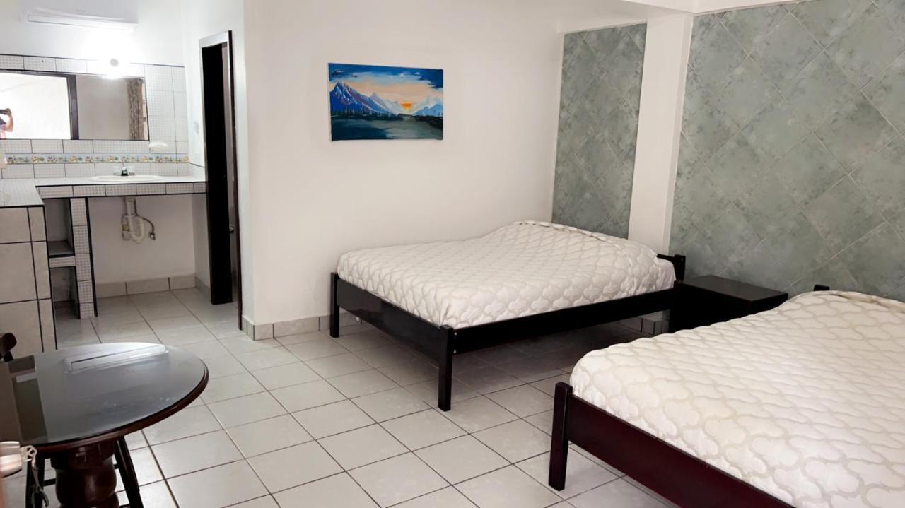 Las Palmas Hotel Corozal Exterior photo